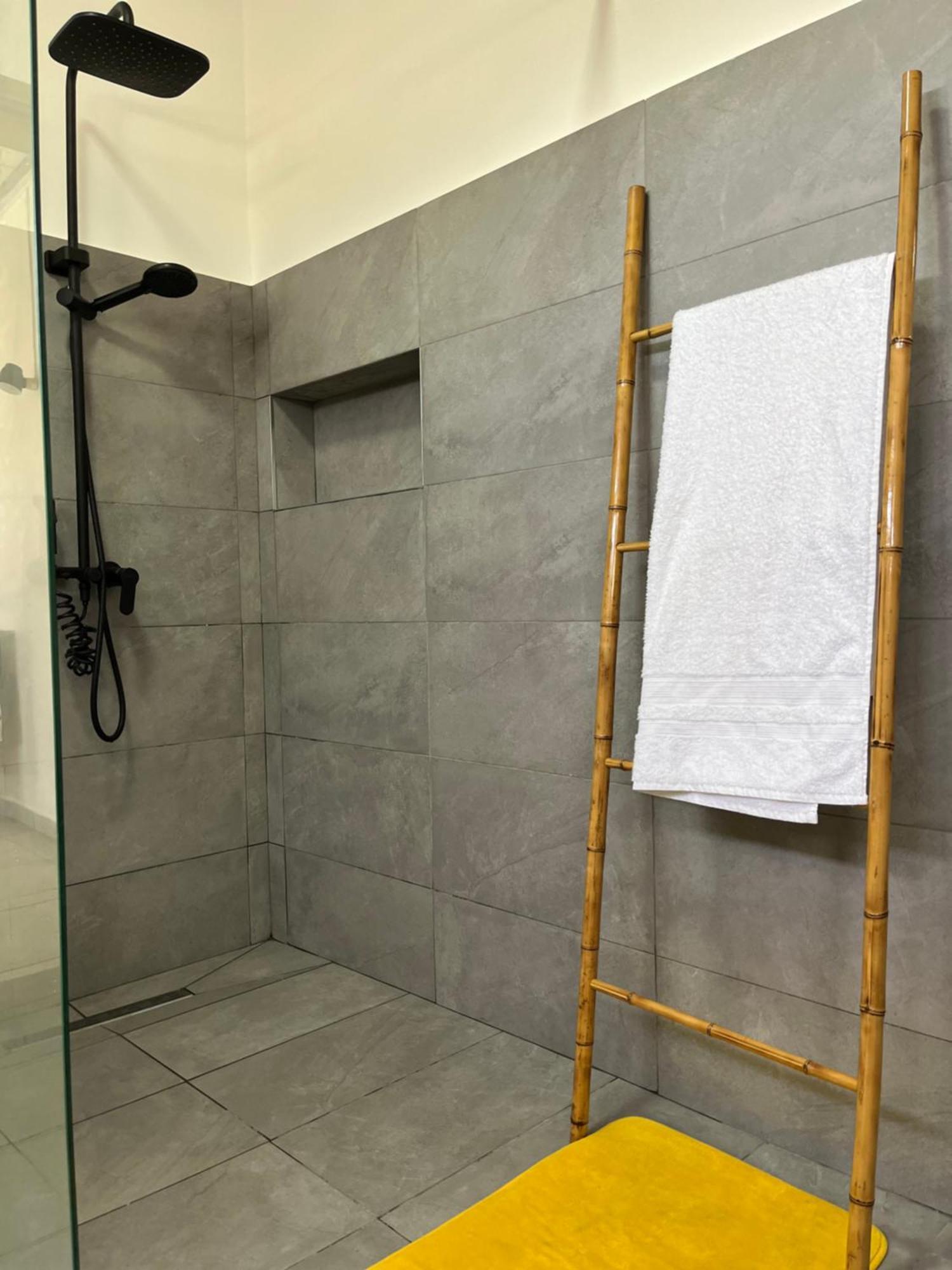 Cosy 2 Bedrooms Apts In Pereybere -Seasons Break Apartment بيريبير المظهر الخارجي الصورة