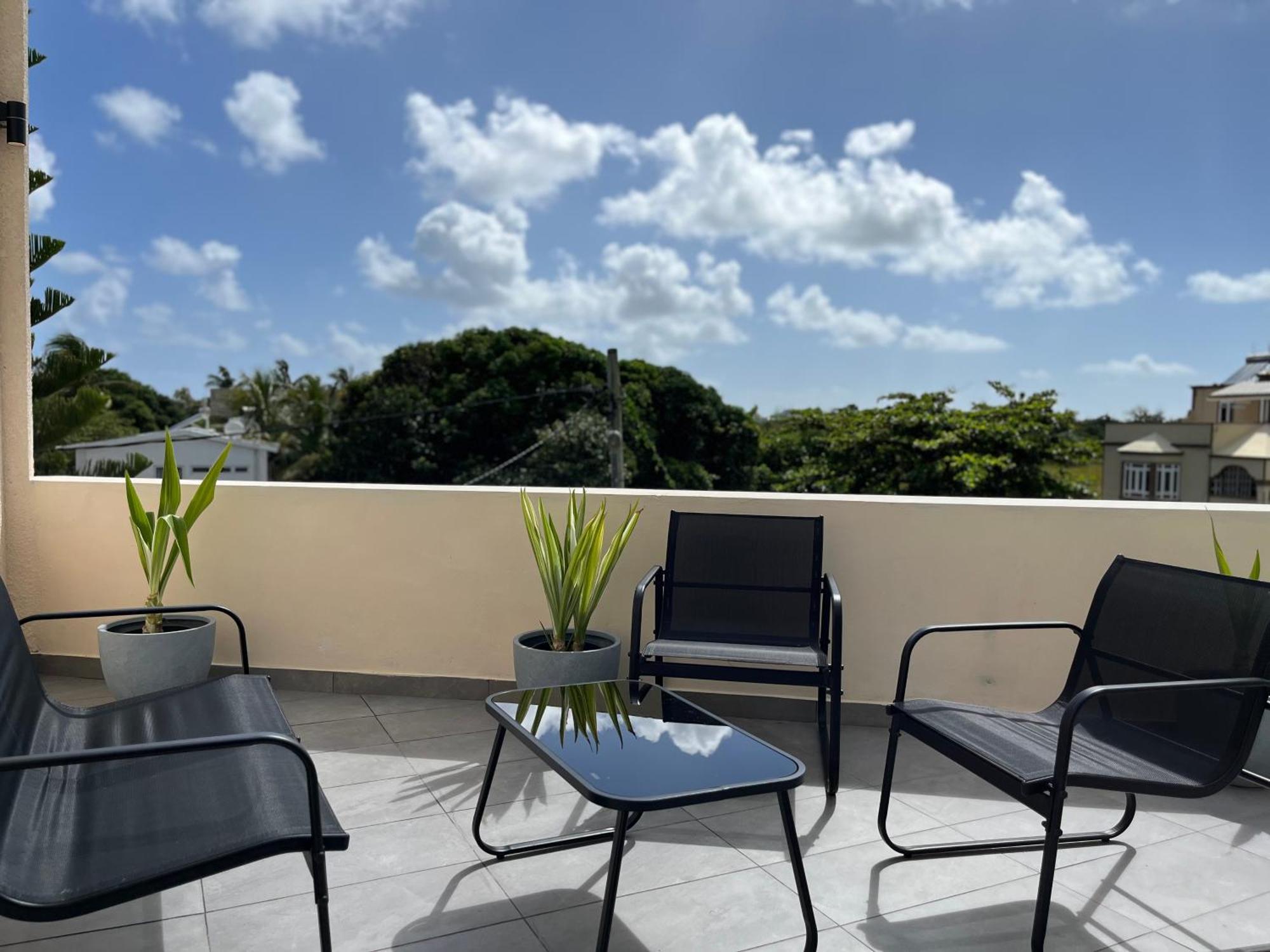 Cosy 2 Bedrooms Apts In Pereybere -Seasons Break Apartment بيريبير المظهر الخارجي الصورة