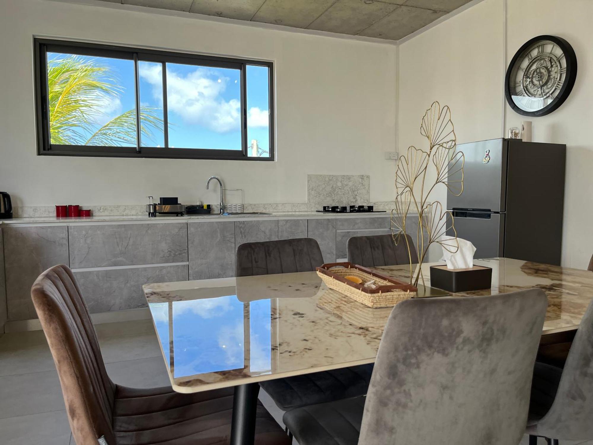 Cosy 2 Bedrooms Apts In Pereybere -Seasons Break Apartment بيريبير المظهر الخارجي الصورة