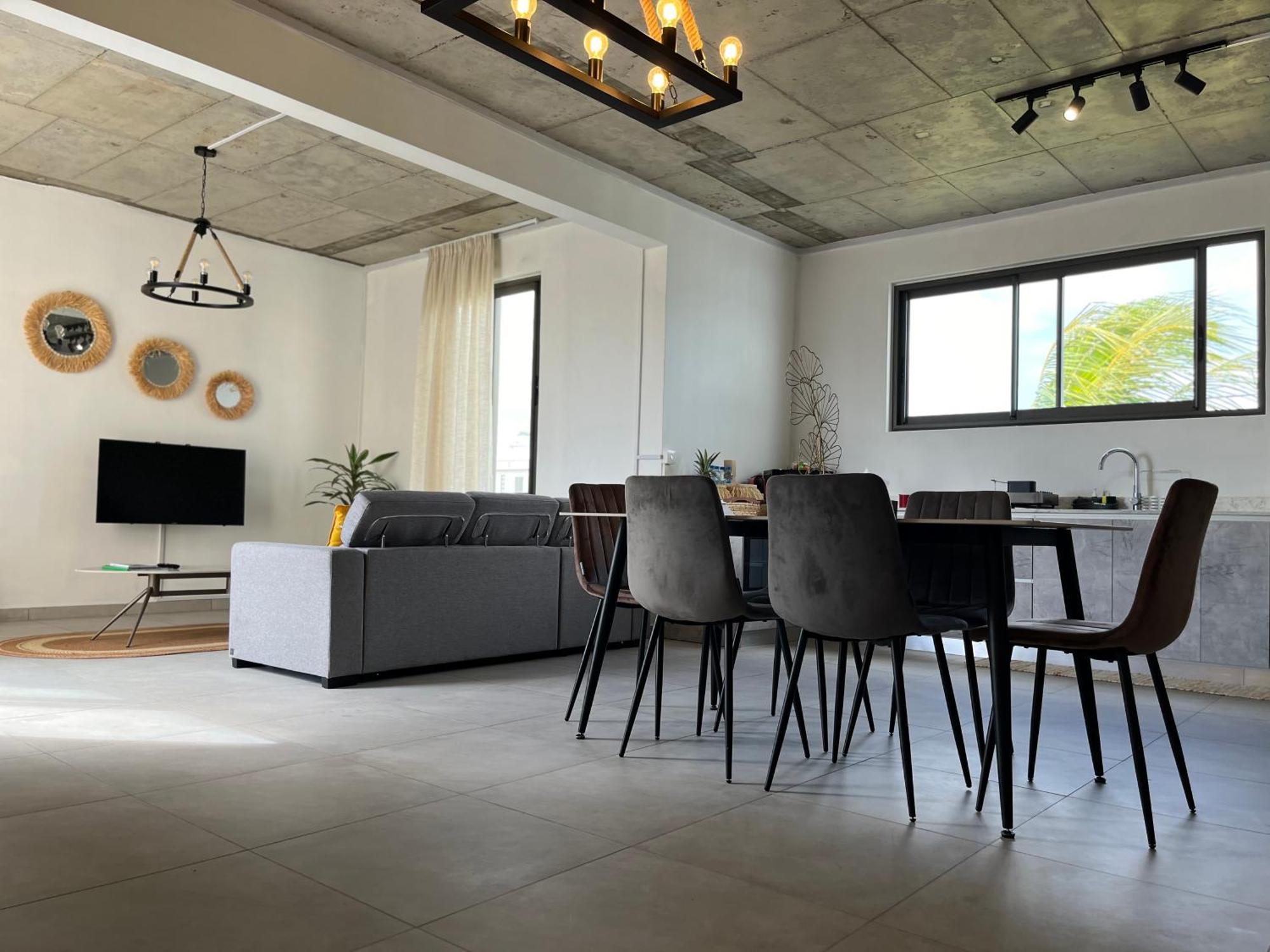 Cosy 2 Bedrooms Apts In Pereybere -Seasons Break Apartment بيريبير المظهر الخارجي الصورة