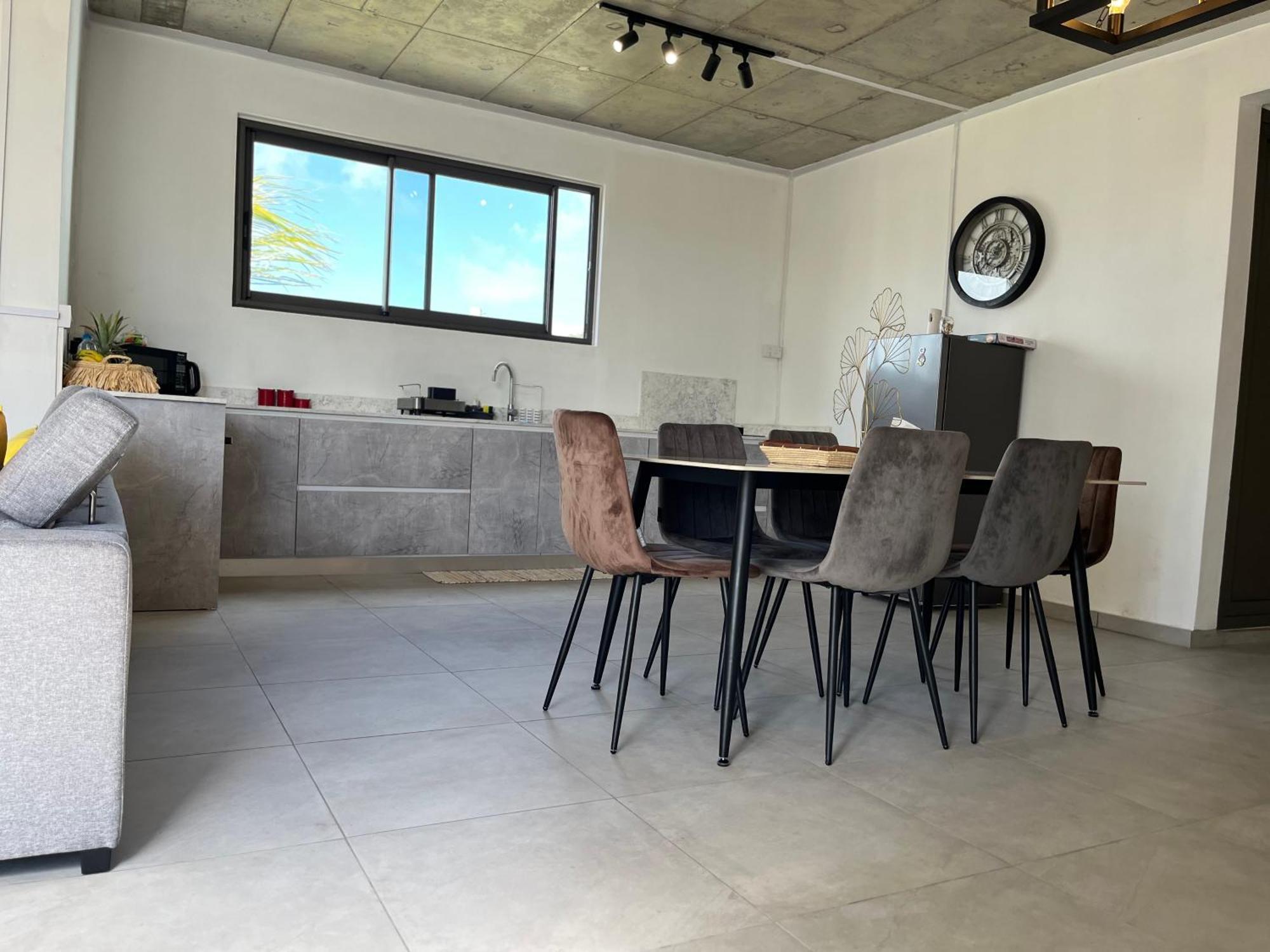 Cosy 2 Bedrooms Apts In Pereybere -Seasons Break Apartment بيريبير المظهر الخارجي الصورة